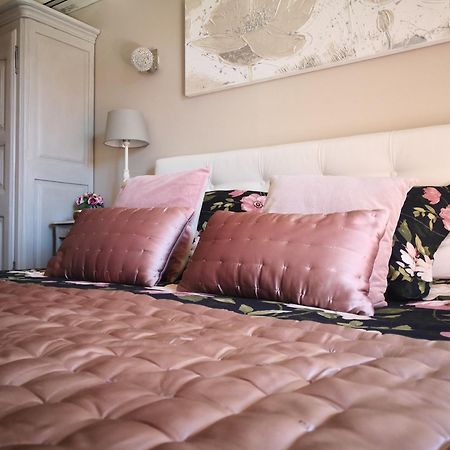 La Chabertine Bed & Breakfast Gareoult ภายนอก รูปภาพ