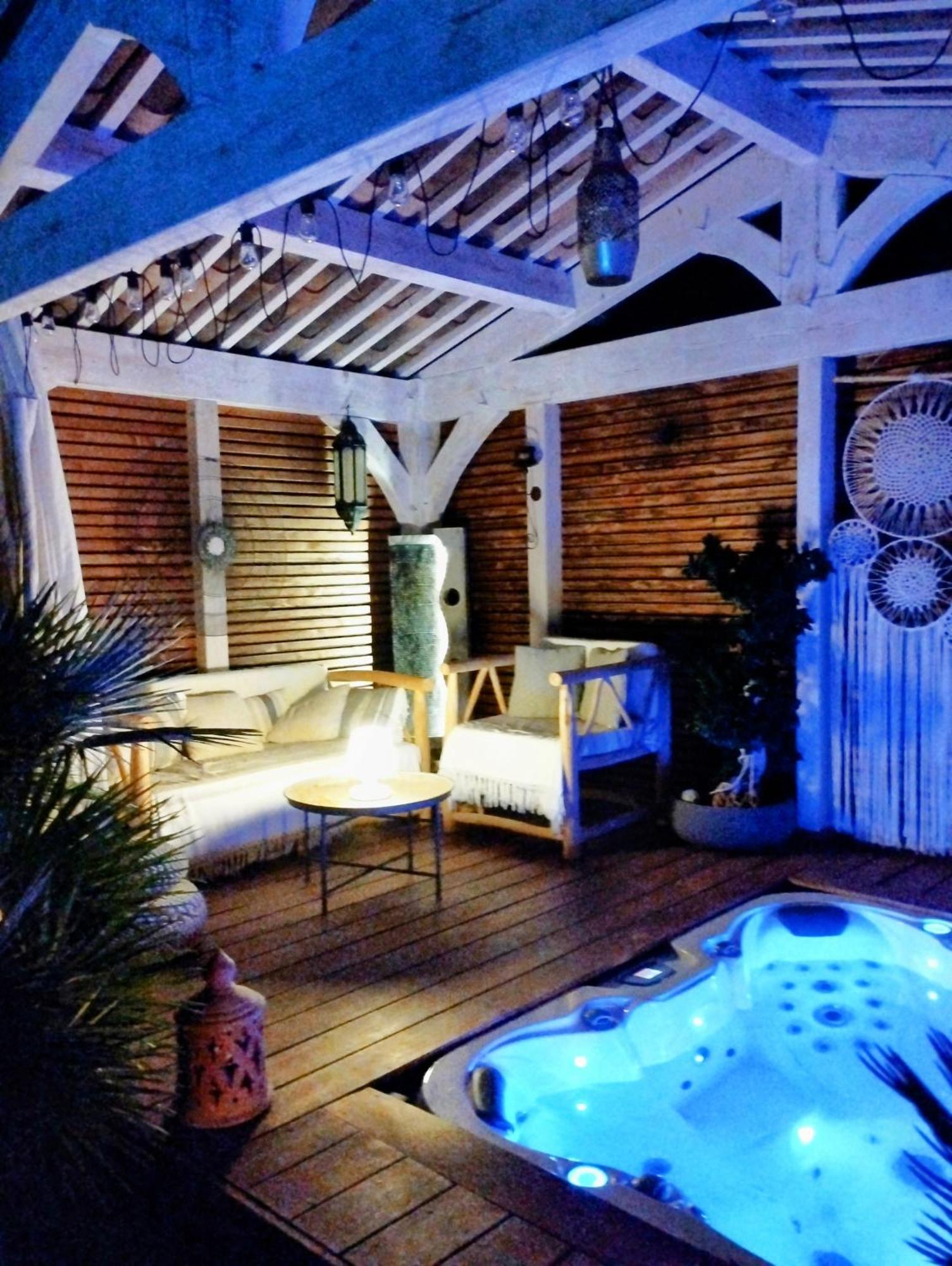 La Chabertine Bed & Breakfast Gareoult ภายนอก รูปภาพ