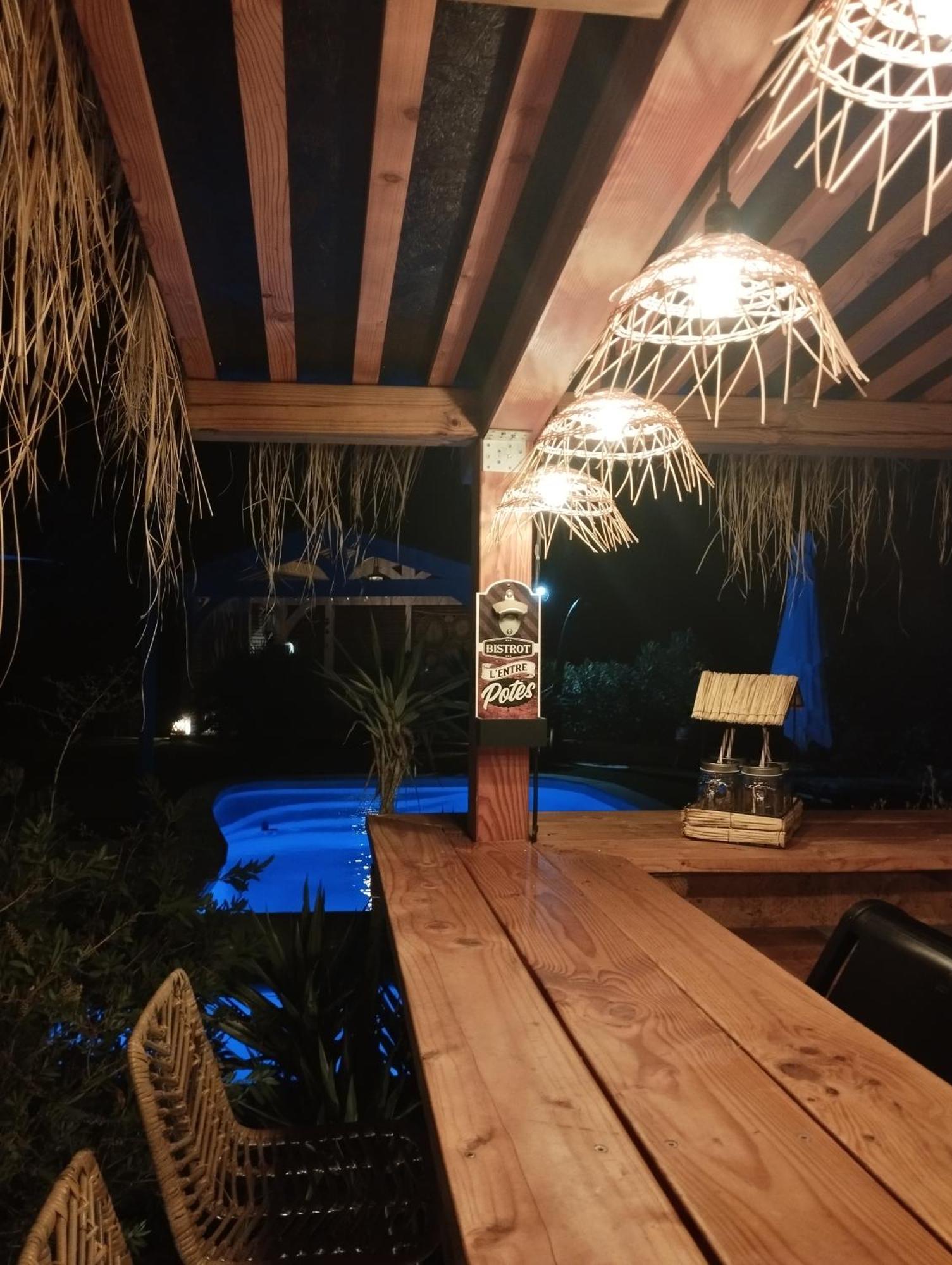 La Chabertine Bed & Breakfast Gareoult ภายนอก รูปภาพ
