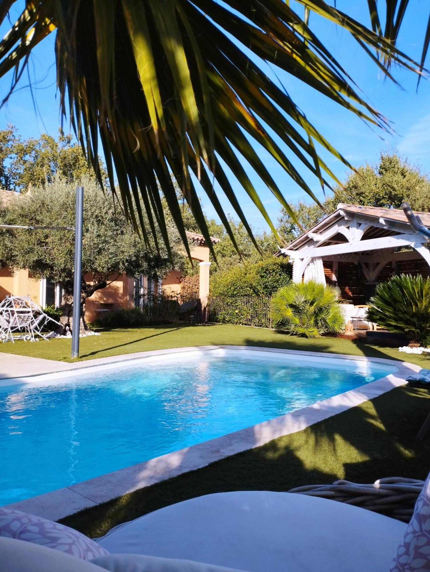 La Chabertine Bed & Breakfast Gareoult ภายนอก รูปภาพ