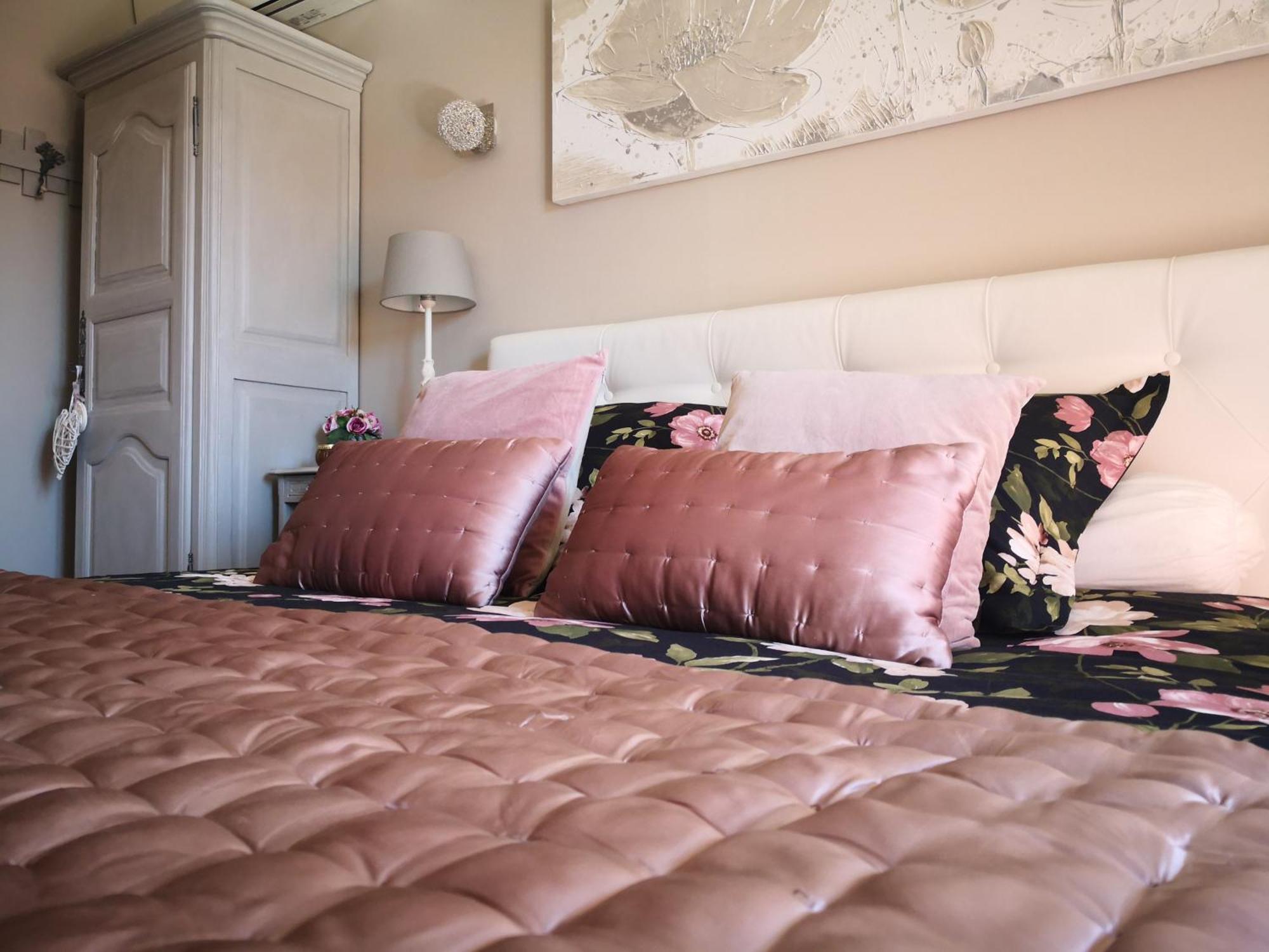 La Chabertine Bed & Breakfast Gareoult ภายนอก รูปภาพ