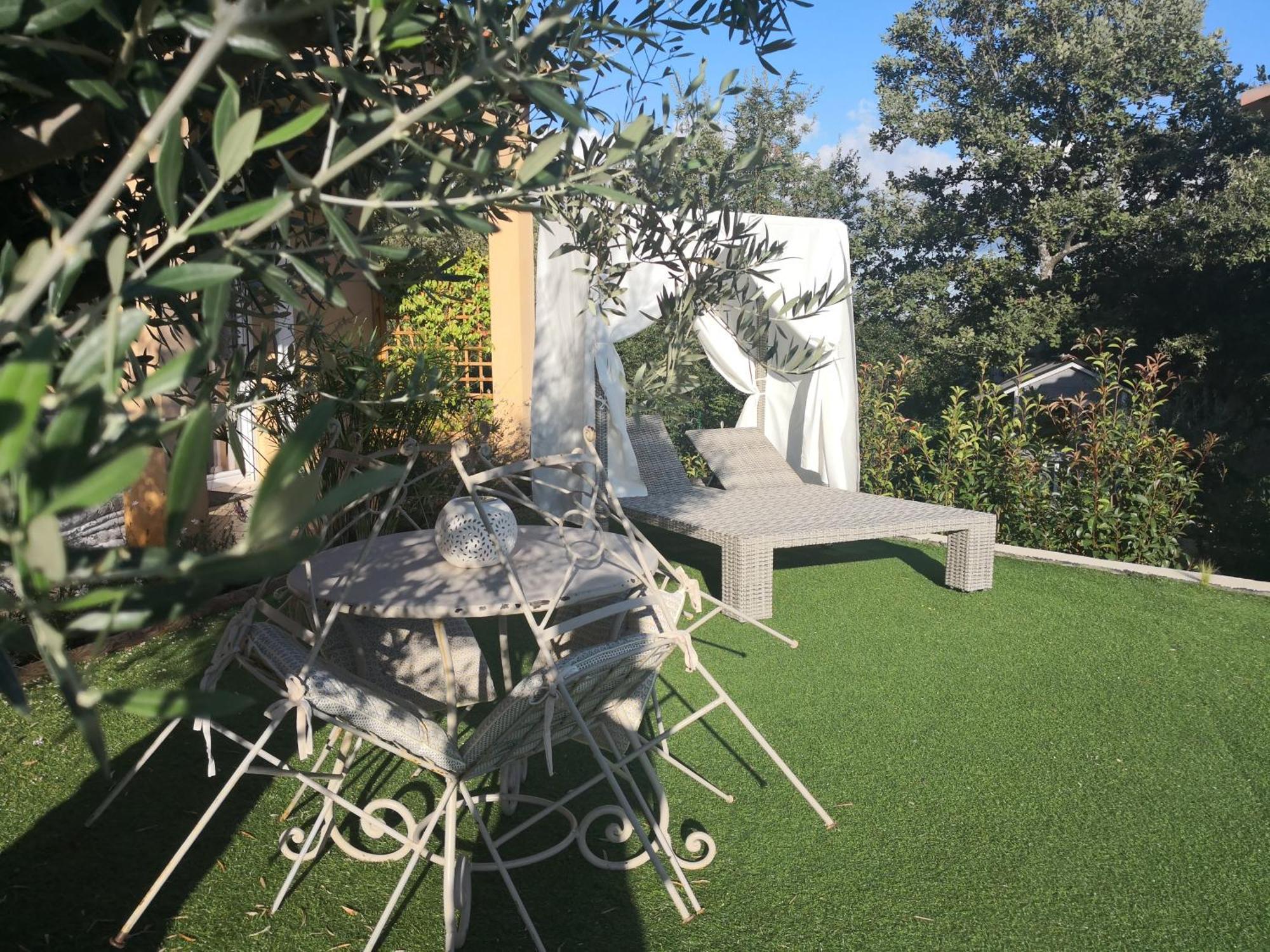 La Chabertine Bed & Breakfast Gareoult ภายนอก รูปภาพ