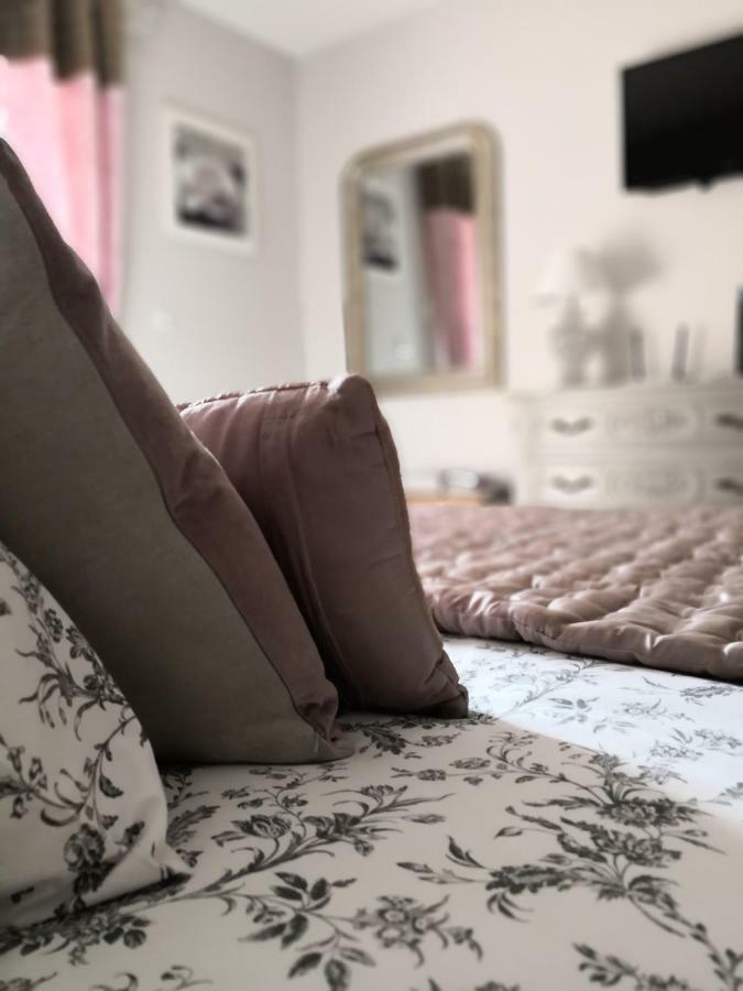 La Chabertine Bed & Breakfast Gareoult ภายนอก รูปภาพ